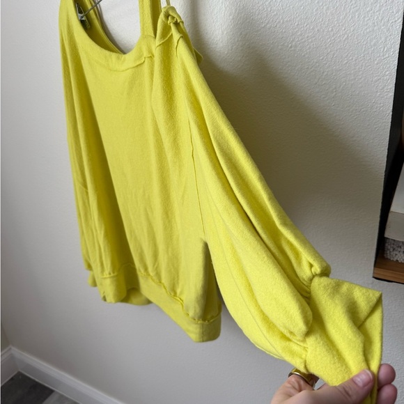 NWT Free People We The Free Cold Shoulder Lemon Squeeze Sweatshirt Size XL - Picture 4 of 9